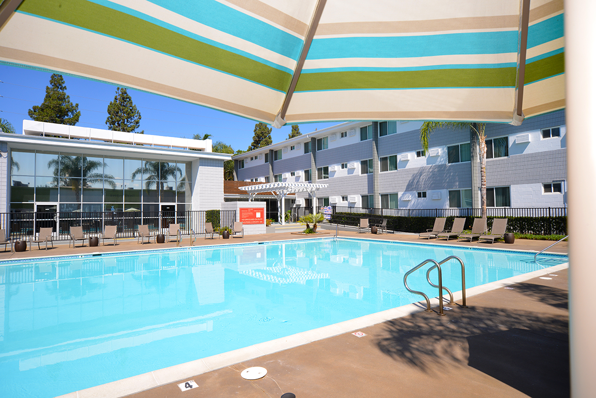 Meridian Pointe Apartments in Northridge, CA